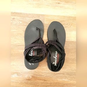 Skechers women yoga foam sandals